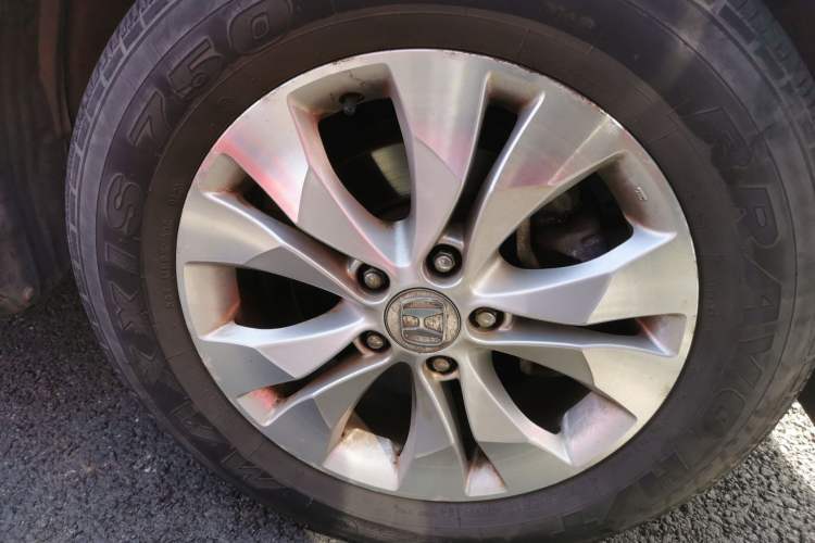 Used Honda CR-V 2013 2.4L two-wheel drive luxury version Right Front Wheel Hub