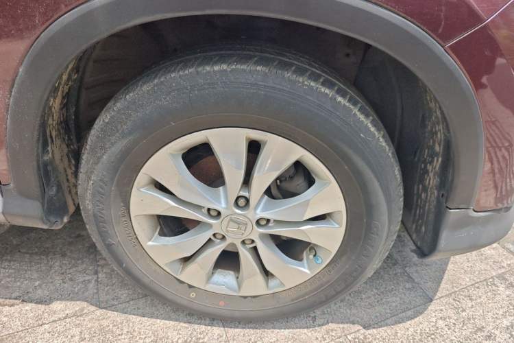 Used Honda CR-V 2013 2.4L four-wheel drive luxury version Right Front Wheel Hub