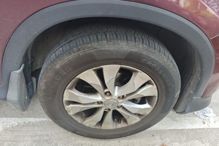 Used Honda CR-V 2013 2.4L four-wheel drive luxury version Right Front Wheel Hub
