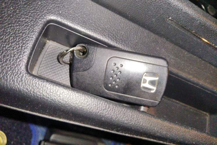 Used Honda CR-V 2013 2.4L four-wheel drive luxury version Vehicle Key