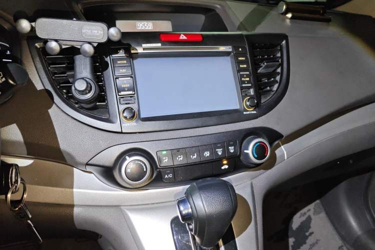 Used Honda CR-V 2013 2.0L 2WD Classic Edition Audio And AC Panel