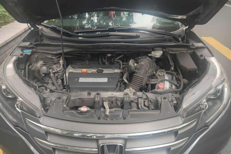 Used Honda CR-V 2013 2.4L four-wheel drive luxury version Engine Bay