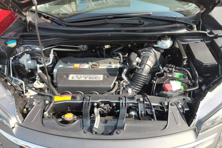 Used Honda CR-V 2013 2.4L four-wheel drive luxury version Engine Bay