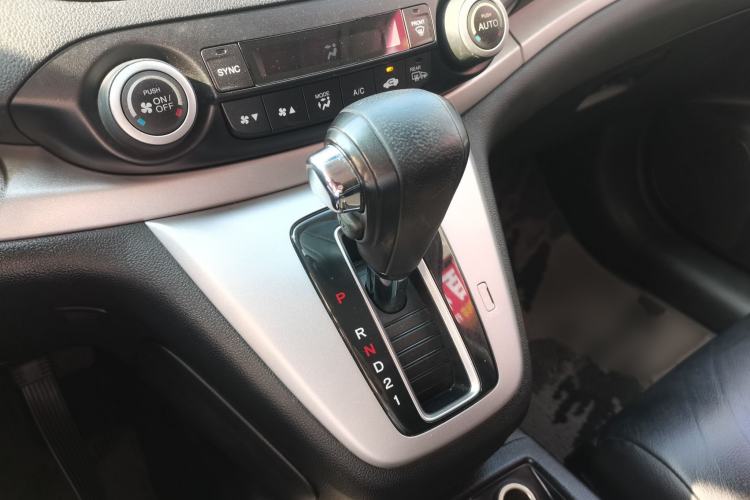 Used Honda CR-V 2013 2.4L four-wheel drive luxury version Gear Lever