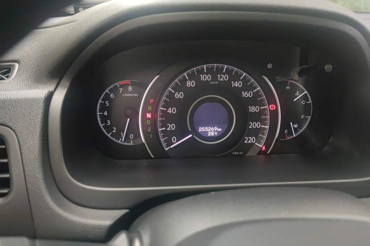 Used Honda CR-V 2013 2.4L four-wheel drive luxury version Odometer Close Up