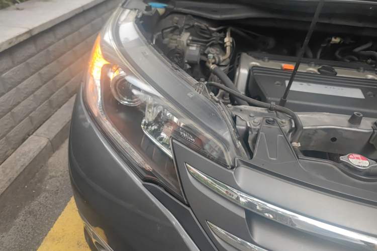 Used Honda CR-V 2013 2.4L four-wheel drive luxury version Right Front Headlight