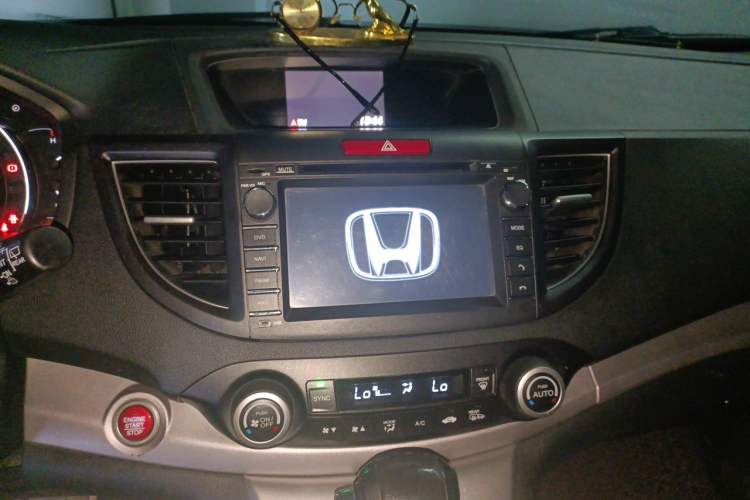 Used Honda CR-V 2013 2.4L four-wheel drive luxury version Audio And AC Panel