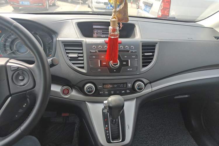 Used Honda CR-V 2013 2.4L two-wheel drive luxury version Audio And AC Panel
