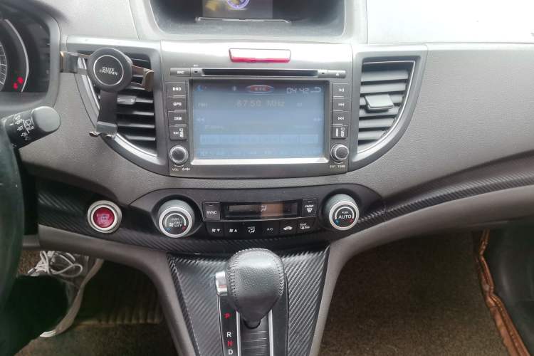 Used Honda CR-V 2013 2.4L four-wheel drive luxury version Audio And AC Panel