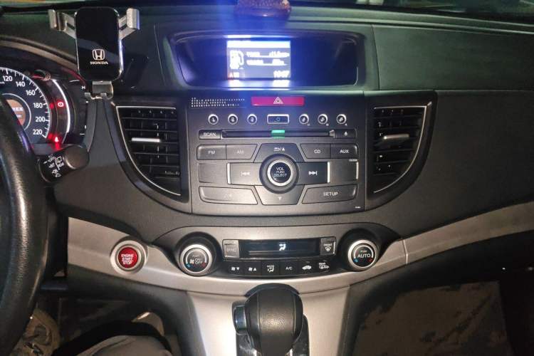 Used Honda CR-V 2013 2.4L four-wheel drive luxury version Audio And AC Panel