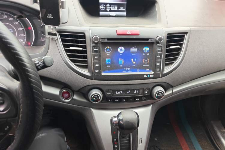 Used Honda CR-V 2013 2.4L two-wheel drive luxury version Audio And AC Panel