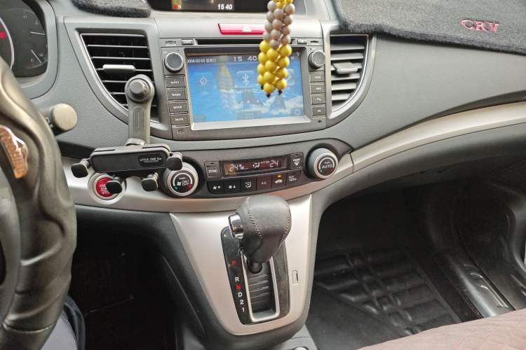 Used Honda CR-V 2013 2.4L four-wheel drive luxury version Audio And AC Panel