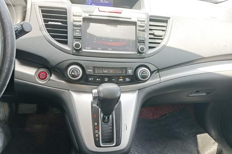 Used Honda CR-V 2013 2.4L two-wheel drive luxury version Audio And AC Panel