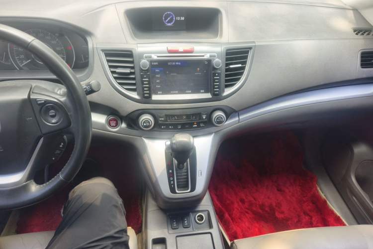 Used Honda CR-V 2013 2.4L four-wheel drive luxury version Audio And AC Panel