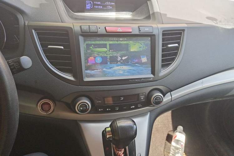 Used Honda CR-V 2013 2.4L four-wheel drive luxury version Audio And AC Panel