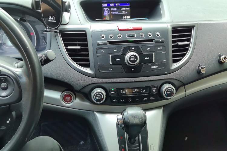 Used Honda CR-V 2013 2.4L two-wheel drive luxury version Audio And AC Panel