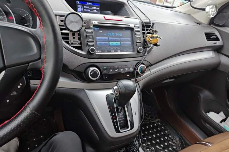 Used Honda CR-V 2013 2.0L Four-wheel Drive Classic Edition Audio And AC Panel