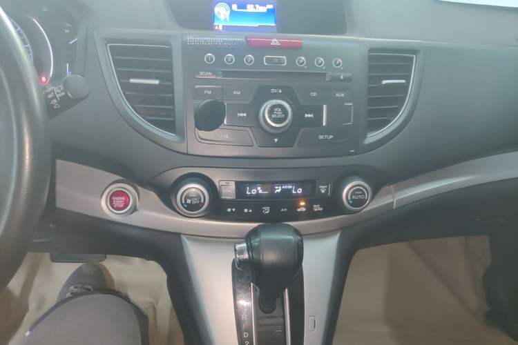 Used Honda CR-V 2013 2.4L two-wheel drive luxury version Audio And AC Panel