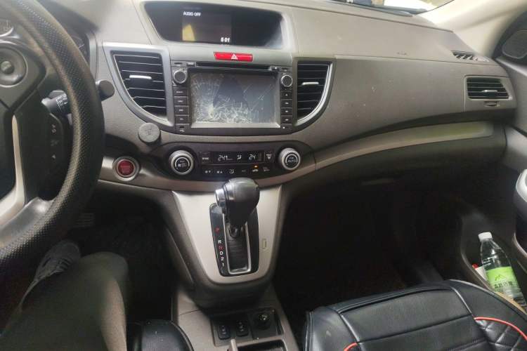 Used Honda CR-V 2013 2.4L two-wheel drive luxury version Audio And AC Panel