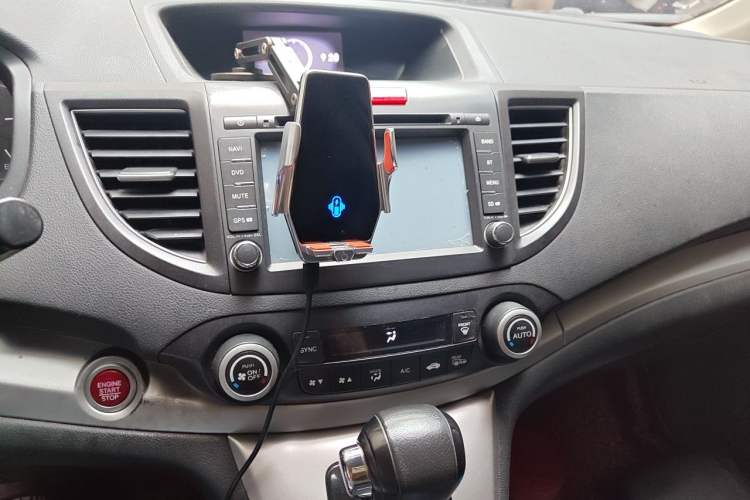 Used Honda CR-V 2013 2.4L four-wheel drive luxury version Audio And AC Panel