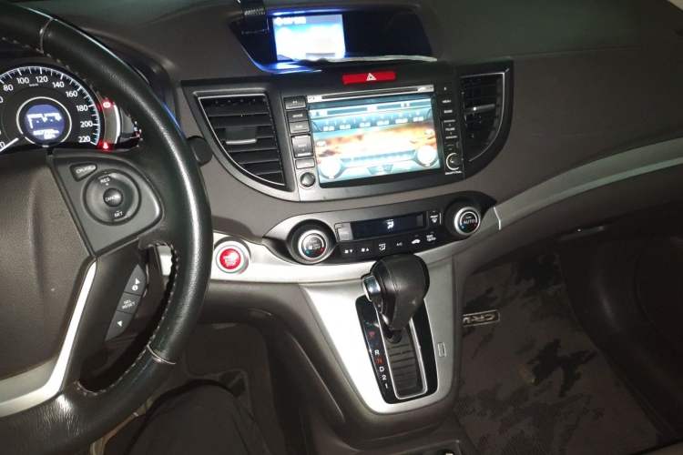 Used Honda CR-V 2013 2.4L four-wheel drive luxury version Audio And AC Panel