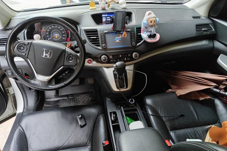 Used Honda CR-V 2013 2.4L two-wheel drive luxury version Center Console