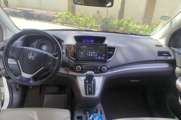 Used Honda CR-V 2013 2.4L four-wheel drive luxury version Center Console