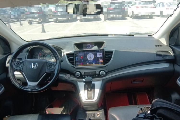 Used Honda CR-V 2013 2.4L two-wheel drive luxury version Center Console