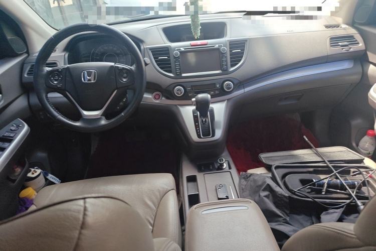 Used Honda CR-V 2013 2.4L four-wheel drive luxury version Center Console