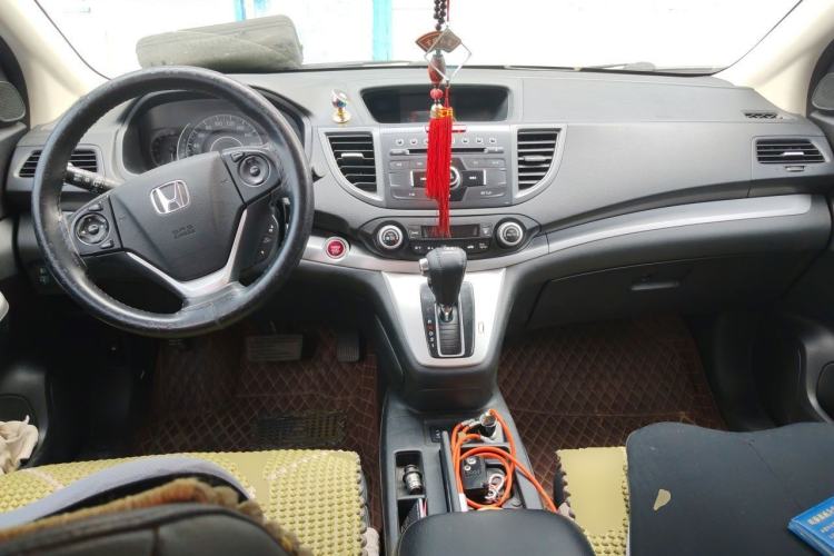 Used Honda CR-V 2013 2.4L two-wheel drive luxury version Center Console
