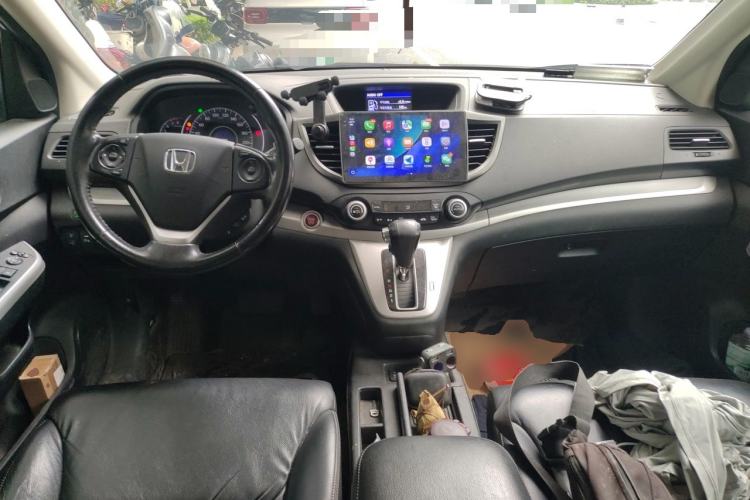 Used Honda CR-V 2013 2.4L two-wheel drive luxury version Center Console