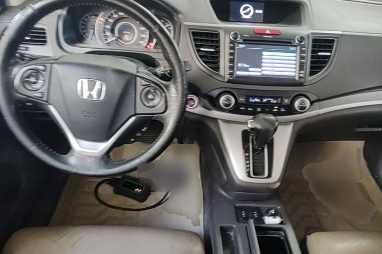 Used Honda CR-V 2013 2.4L four-wheel drive luxury version Center Console