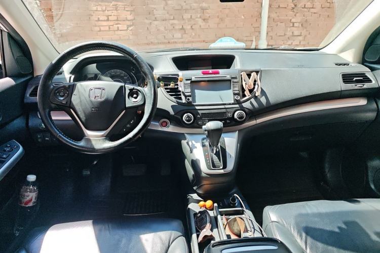 Used Honda CR-V 2013 2.4L four-wheel drive luxury version Center Console