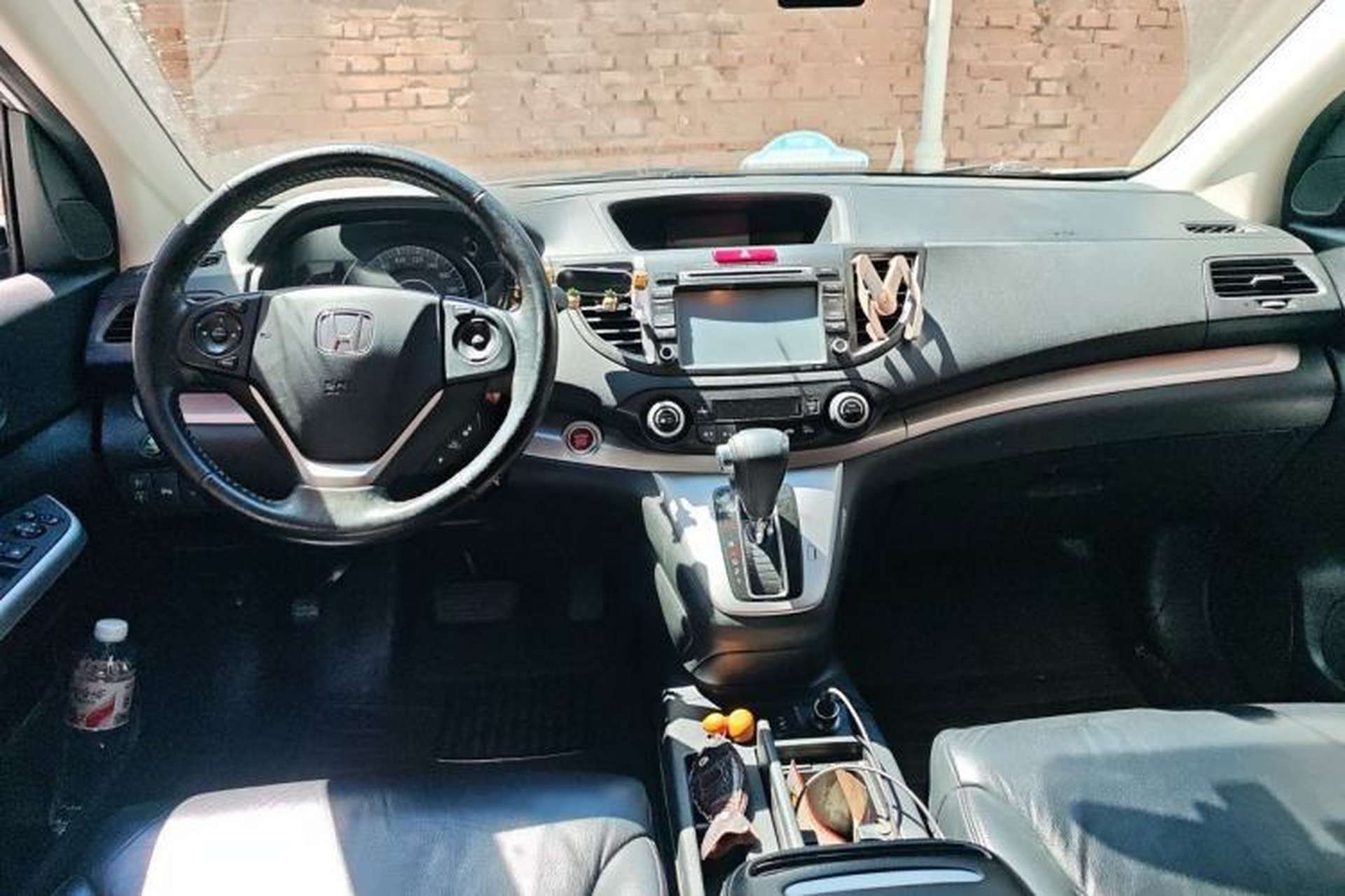 Used Honda CR-V 2013 2.4L four-wheel drive luxury version Center Console
