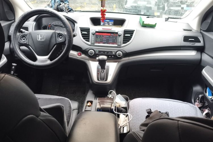 Used Honda CR-V 2013 2.4L four-wheel drive luxury version Center Console