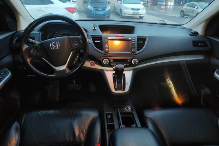 Used Honda CR-V 2013 2.4L four-wheel drive luxury version Center Console