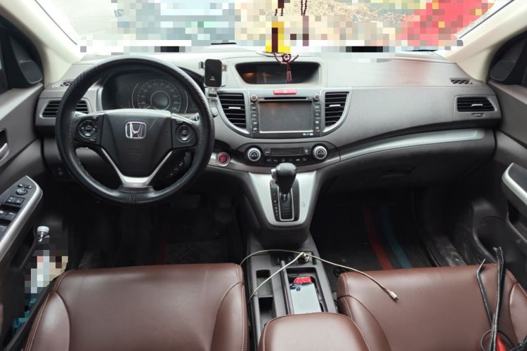Used Honda CR-V 2013 2.4L two-wheel drive luxury version Center Console