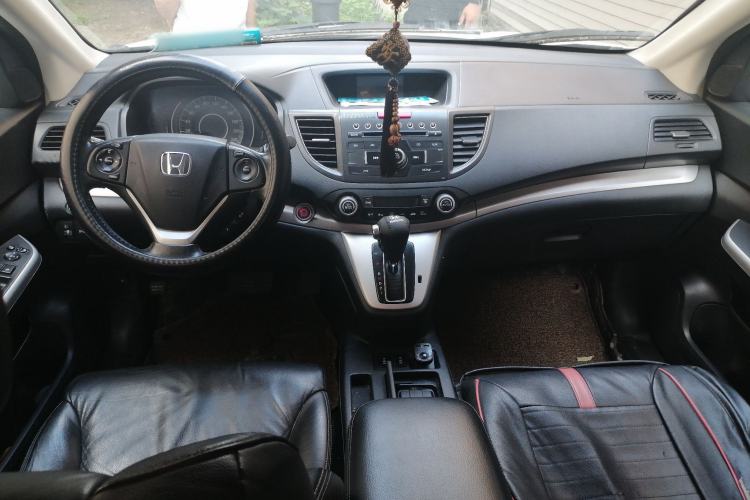 Used Honda CR-V 2013 2.4L two-wheel drive luxury version Center Console