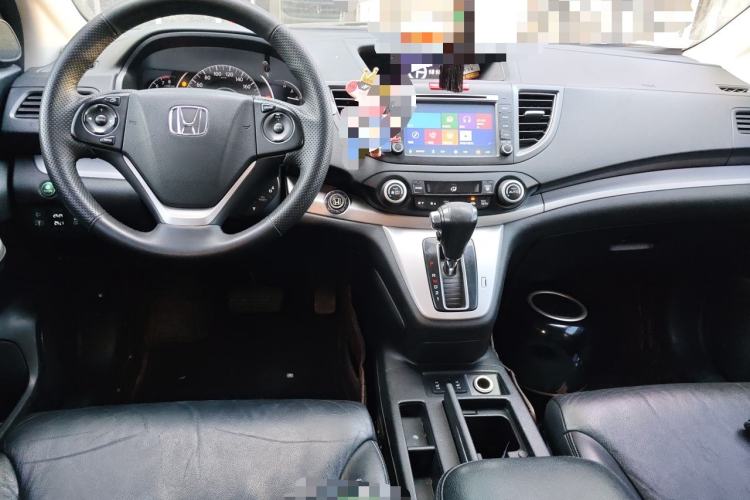 Used Honda CR-V 2013 2.4L two-wheel drive luxury version Center Console
