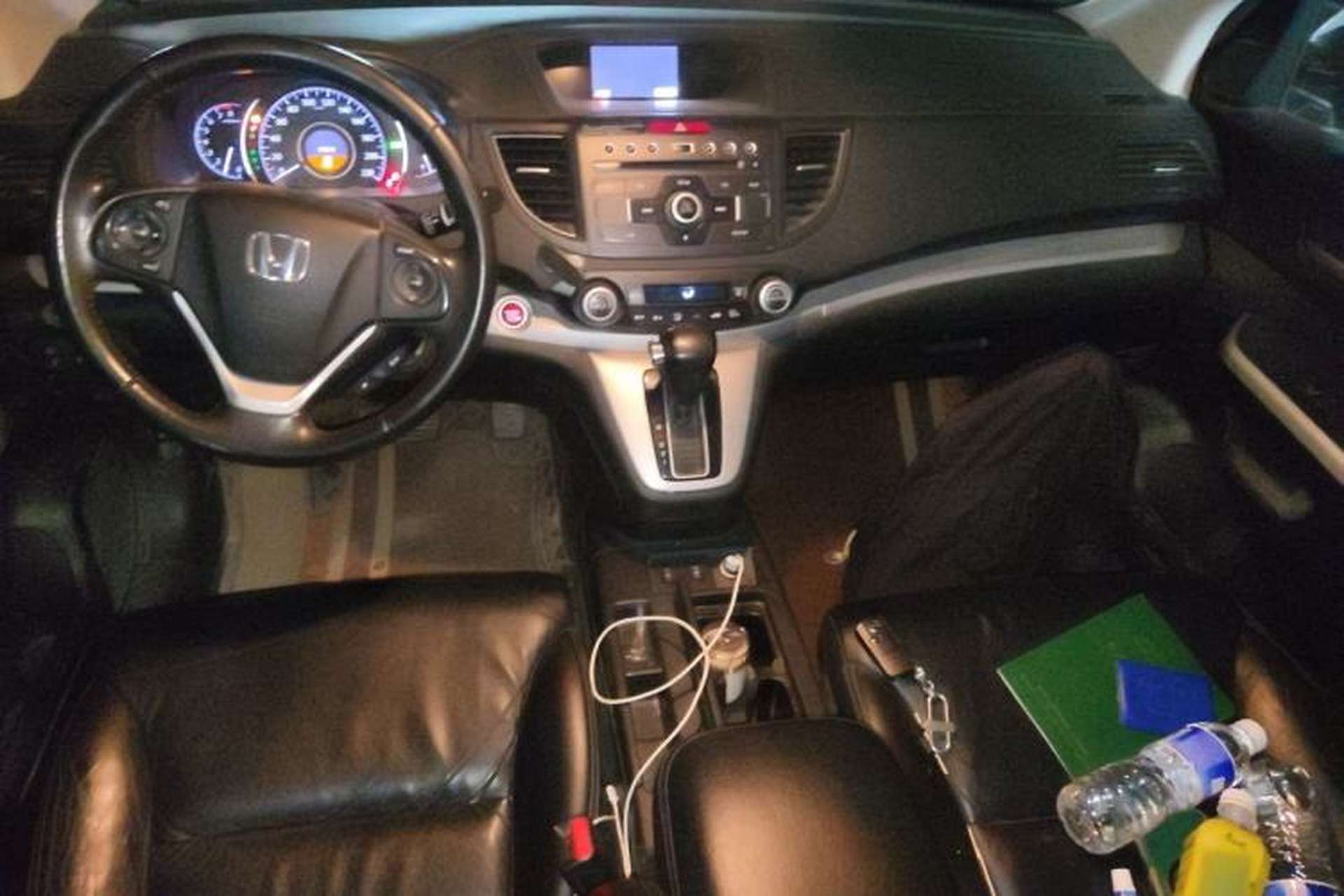 Used Honda CR-V 2013 2.4L four-wheel drive luxury version Center Console