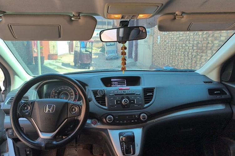 Used Honda CR-V 2013 2.4L four-wheel drive luxury version Center Console