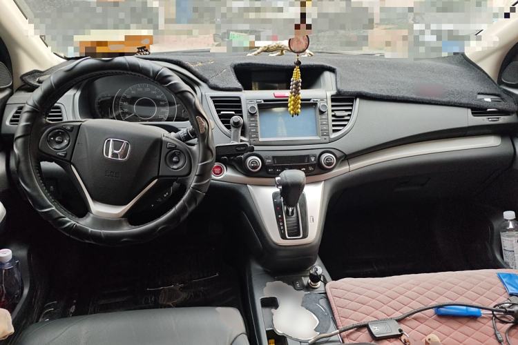Used Honda CR-V 2013 2.4L four-wheel drive luxury version Center Console