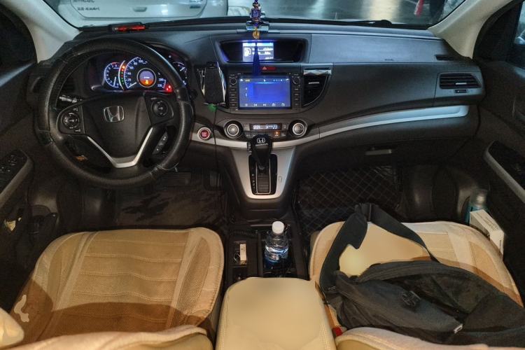 Used Honda CR-V 2013 2.4L two-wheel drive luxury version Center Console