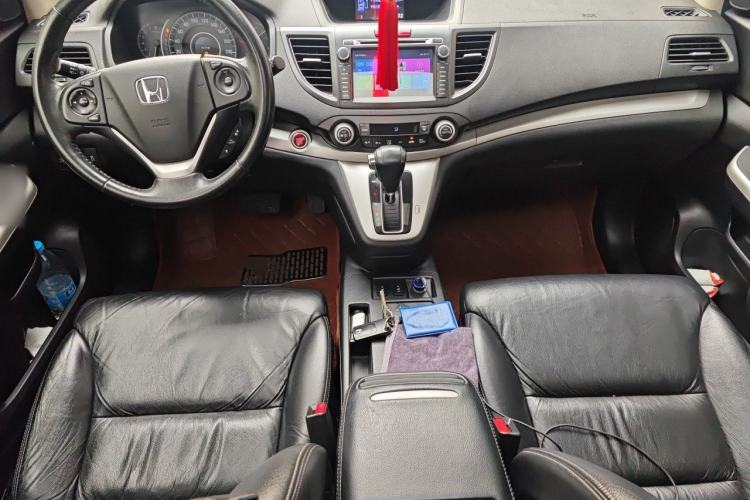 Used Honda CR-V 2013 2.4L two-wheel drive luxury version Center Console