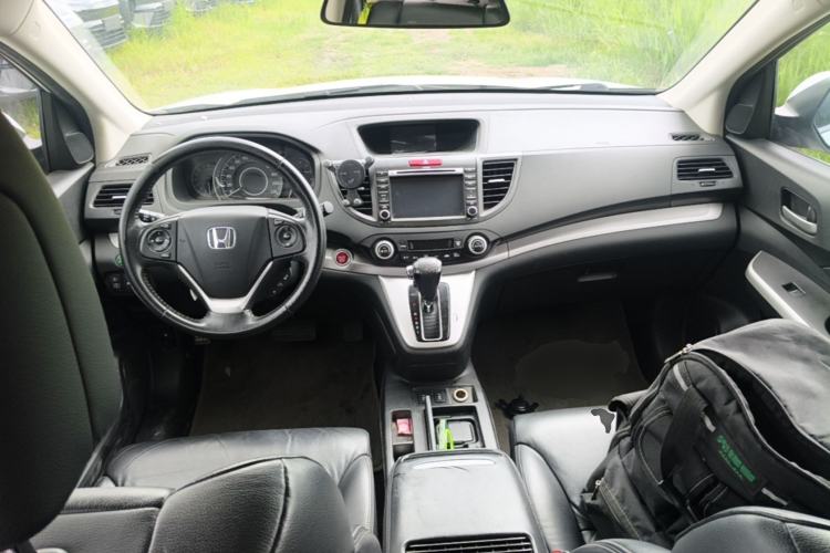 Used Honda CR-V 2013 2.4L two-wheel drive luxury version Center Console