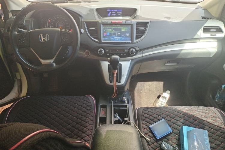 Used Honda CR-V 2013 2.4L four-wheel drive luxury version Center Console
