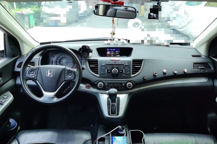 Used Honda CR-V 2013 2.4L two-wheel drive luxury version Center Console