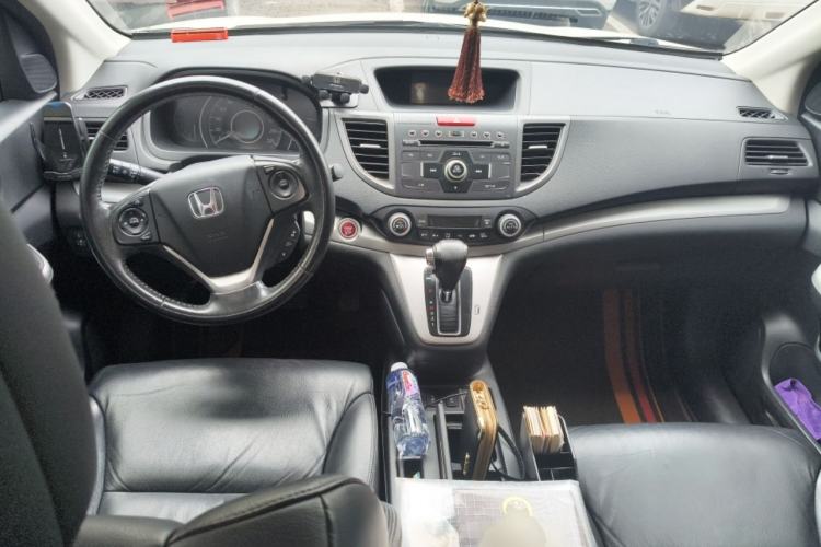 Used Honda CR-V 2013 2.4L four-wheel drive luxury version Center Console
