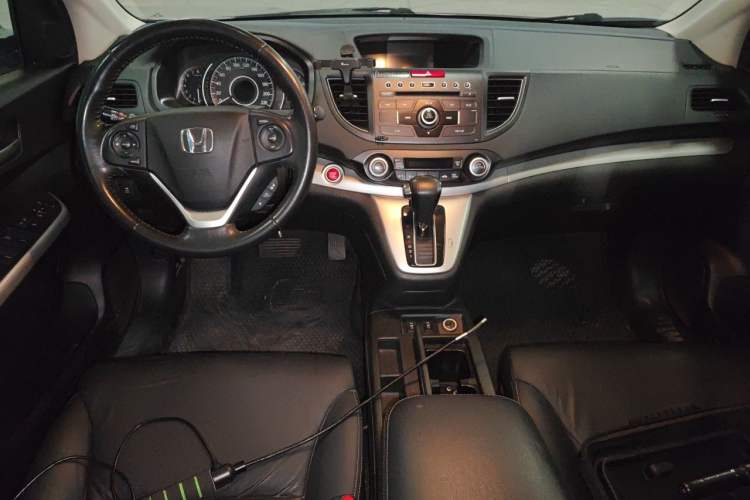 Used Honda CR-V 2013 2.4L four-wheel drive luxury version Center Console
