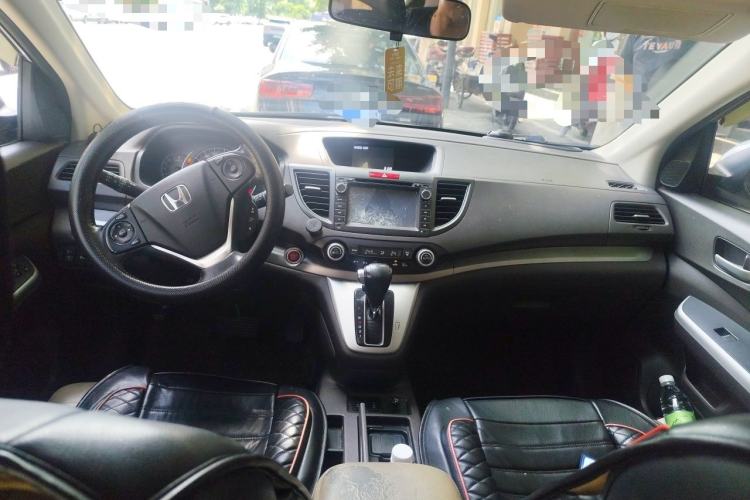 Used Honda CR-V 2013 2.4L two-wheel drive luxury version Center Console